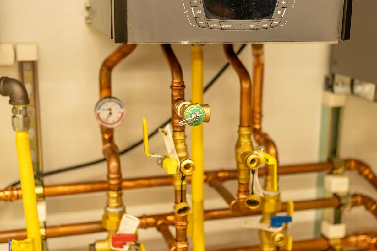 Licensed technician providing Sewer Cleanout for a homeowner in Maili